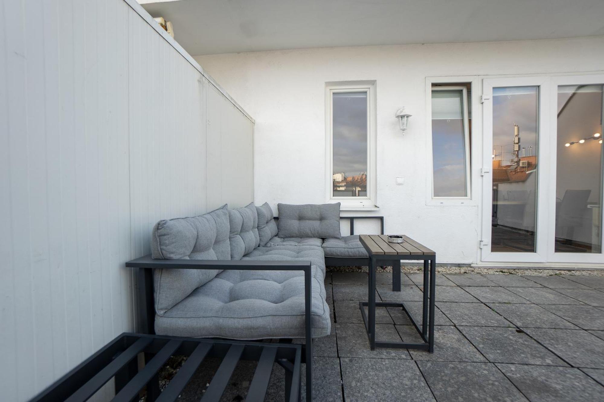 Apartment With A Private Terrace Located Right Near Belvedere Castle, 15 Minutes Away From Stephansdom Wien Exterior foto