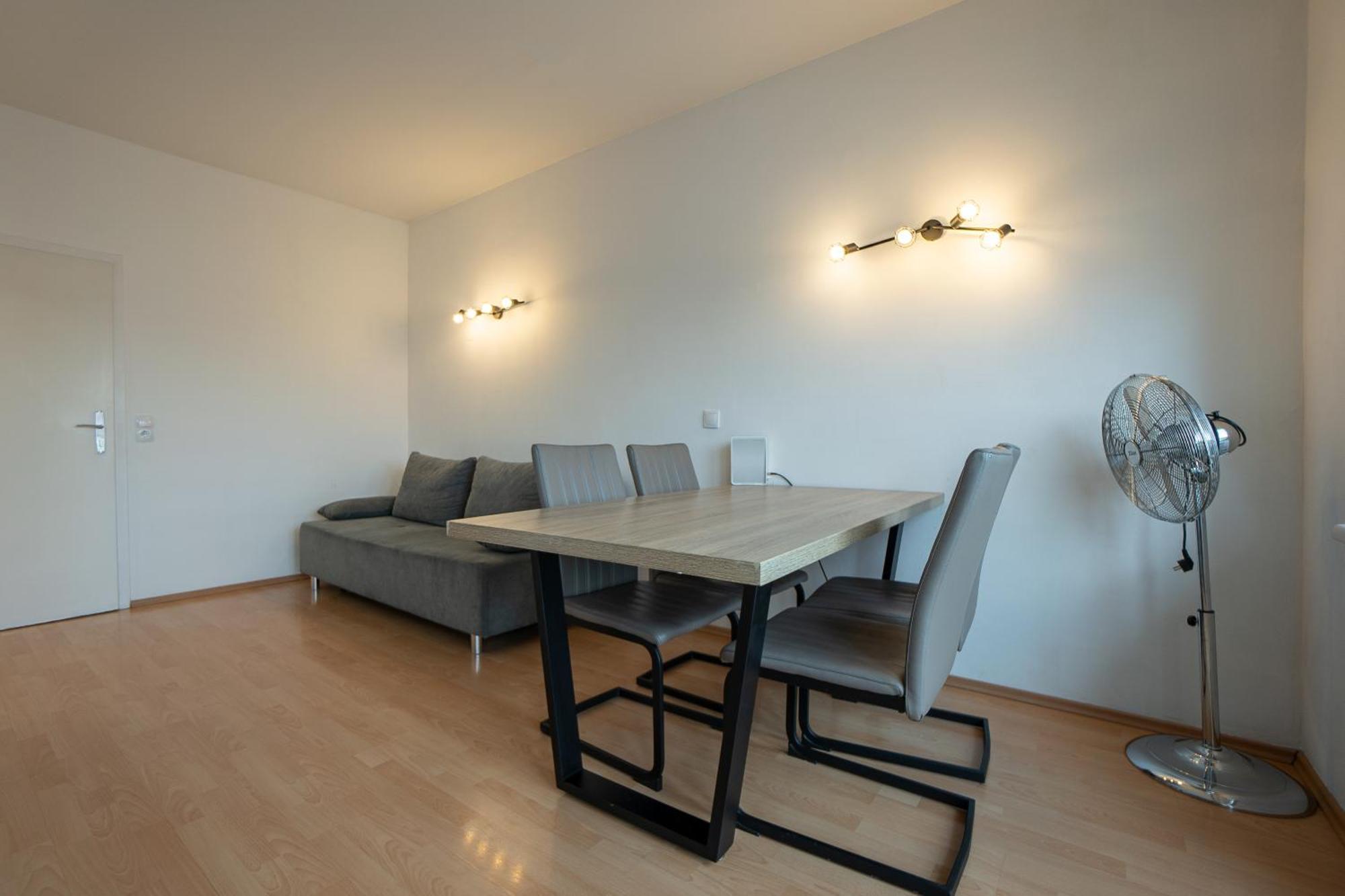 Apartment With A Private Terrace Located Right Near Belvedere Castle, 15 Minutes Away From Stephansdom Wien Exterior foto
